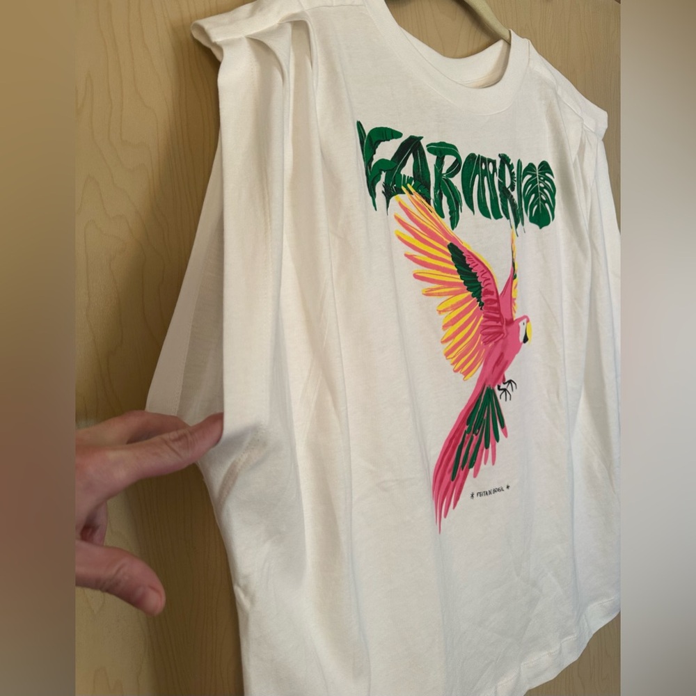 FARM Rio White Tee with Pink and Yellow Parrot Graphic - Picture 3 of 9